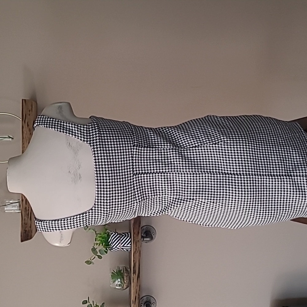 Houndstooth Mini Dress - Picture 5 of 7